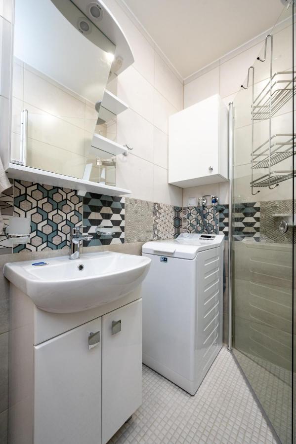Brand New, Cozy And Quiet 1 Bedroom Apartment, Free Parking タリン エクステリア 写真