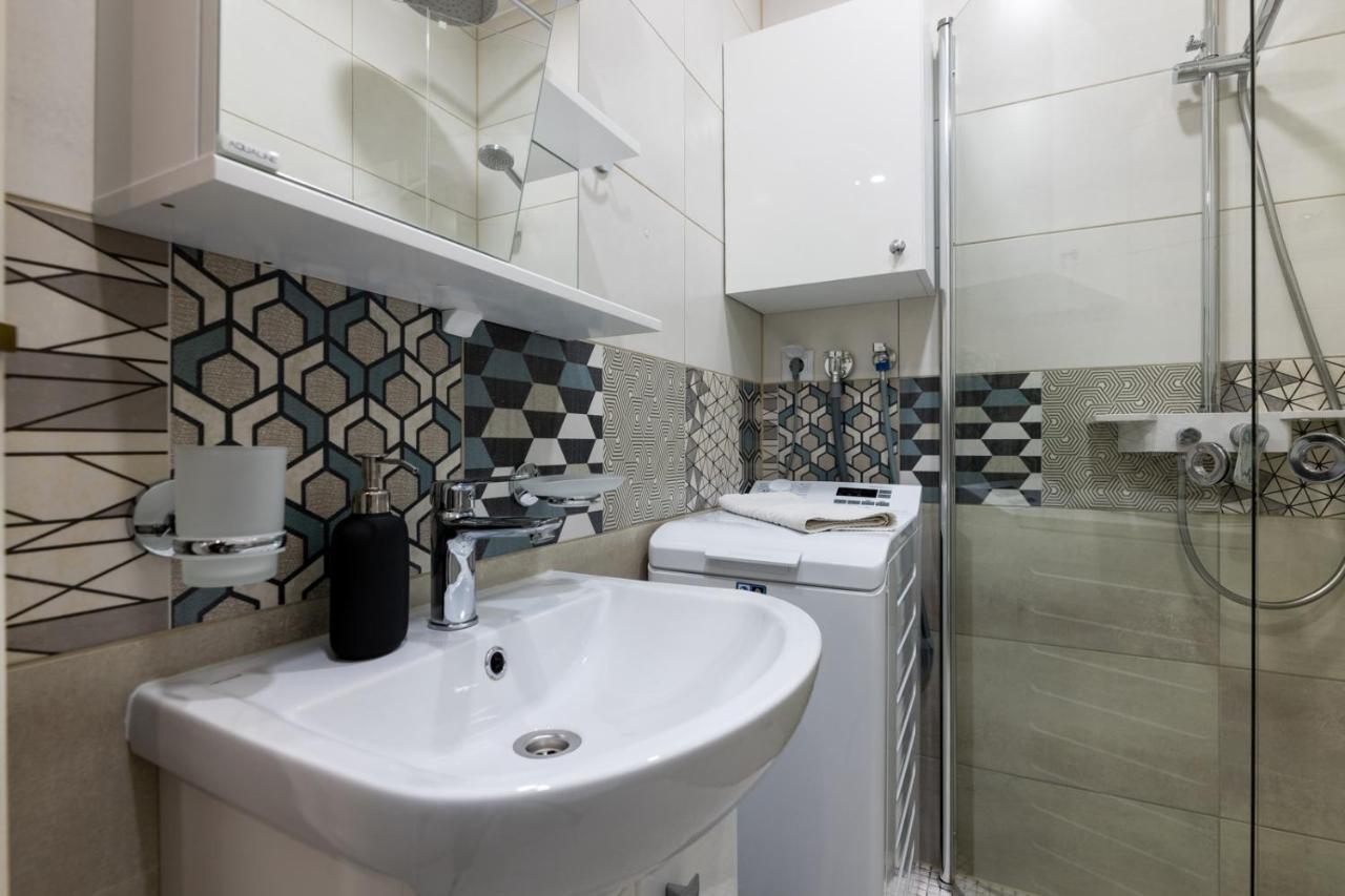 Brand New, Cozy And Quiet 1 Bedroom Apartment, Free Parking タリン エクステリア 写真